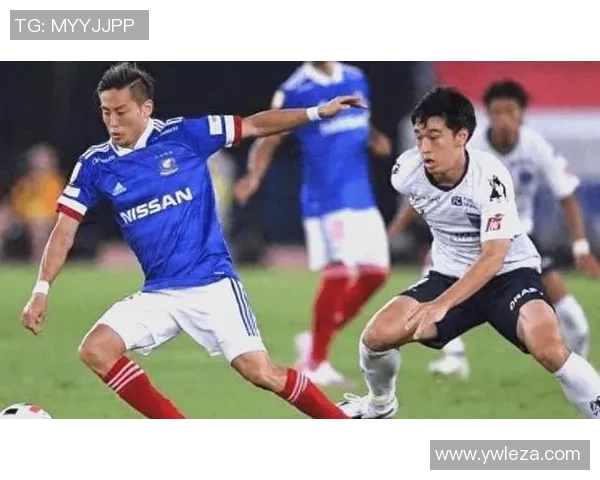 韩国足球明星与日本球员的激烈对抗引发热议与关注 韩国足球明星与日本球员的激烈对抗引发热议与关注